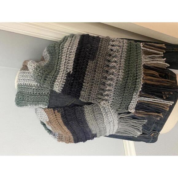 Handmade Chunky Knit Multicolor Scarf with Fringe - Picture 6 of 6